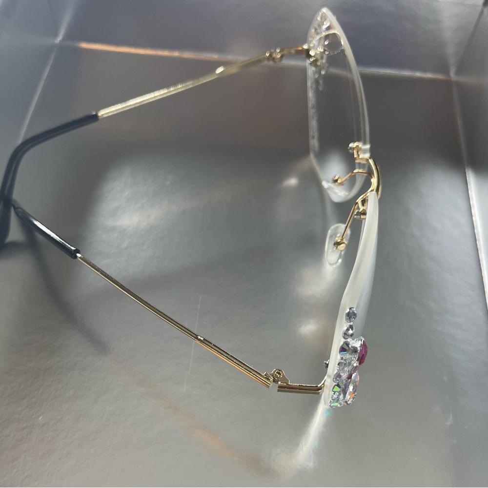 ❌❌❌SOLD❌❌❌Rimless Rhinestone Sunglasses (Clear) - Picture 2 of 3